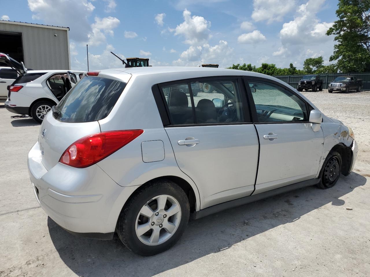 2007 Nissan Versa S - Фото 3