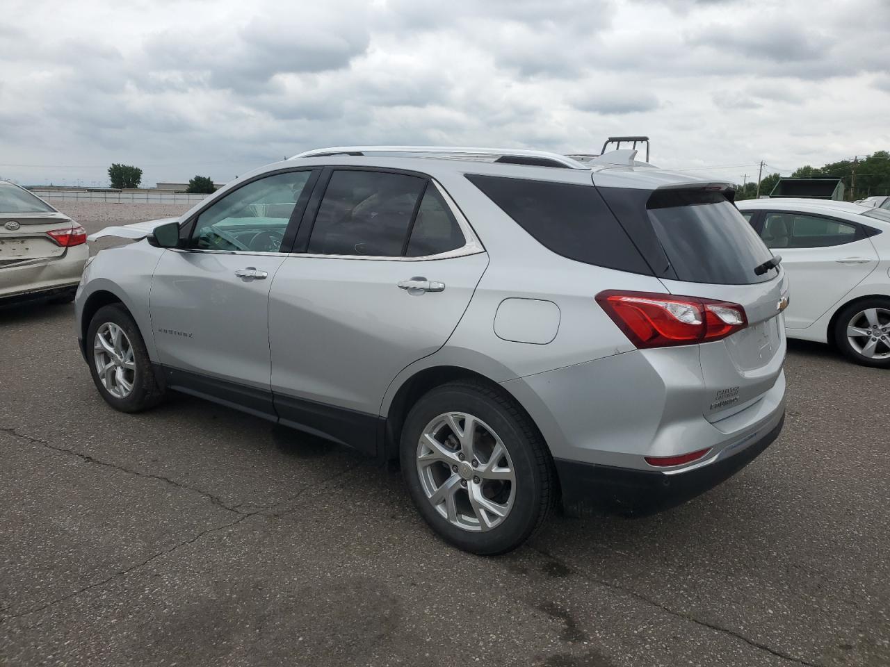 2021 Chevrolet Equinox Premier - Фото 2