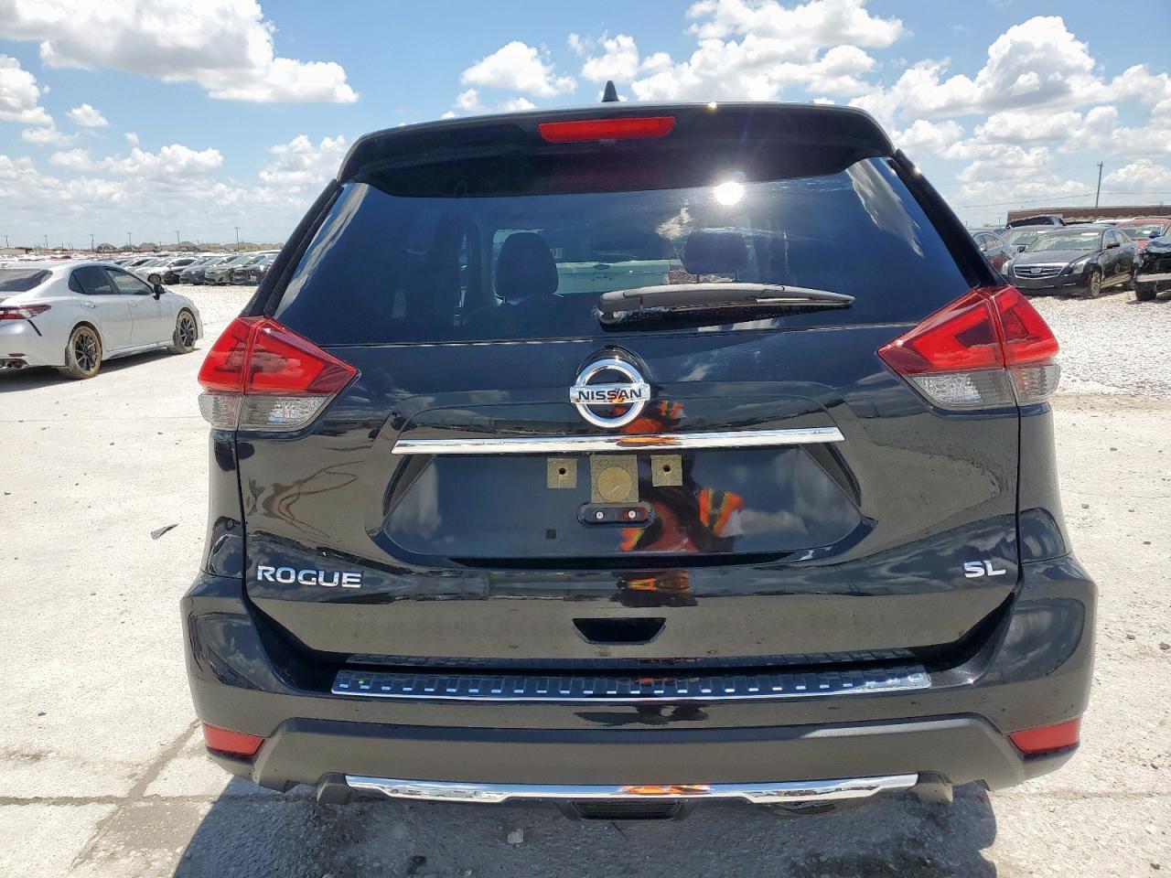 2018 Nissan Rogue S - Image 6