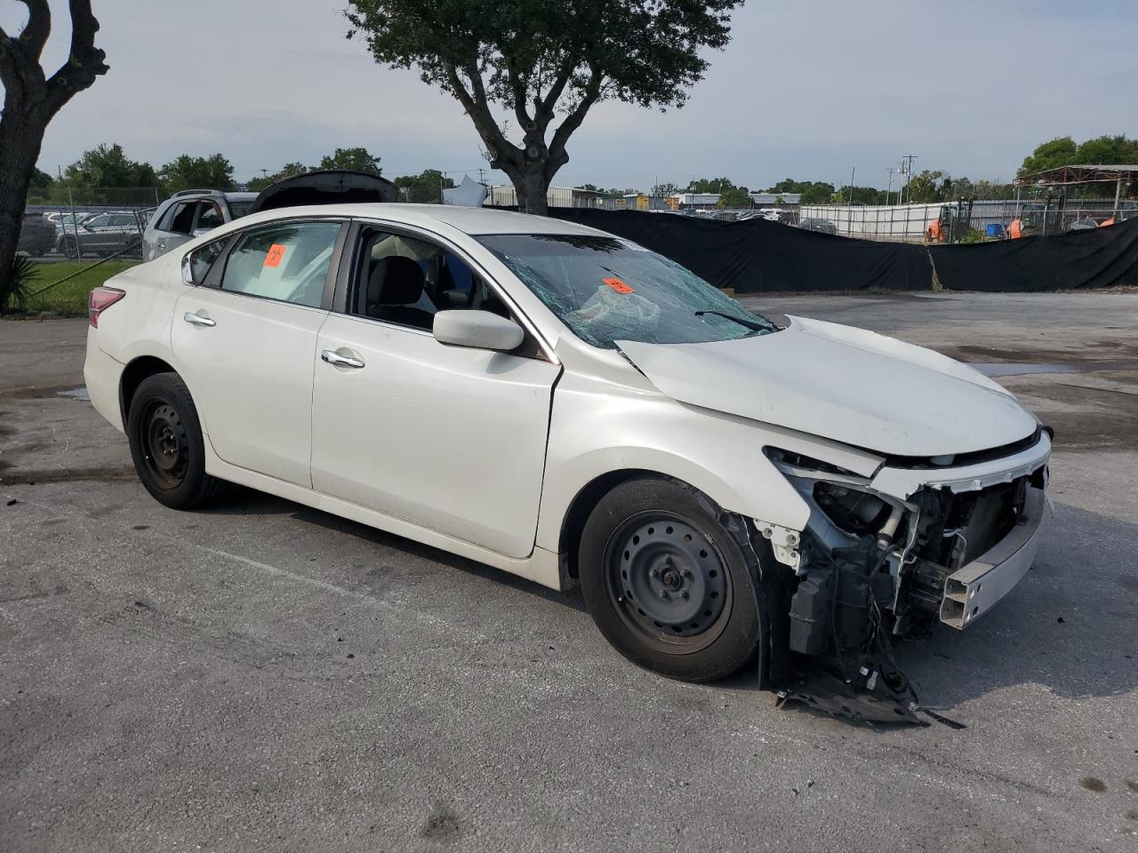2015 Nissan Altima 2.5 - Image 4