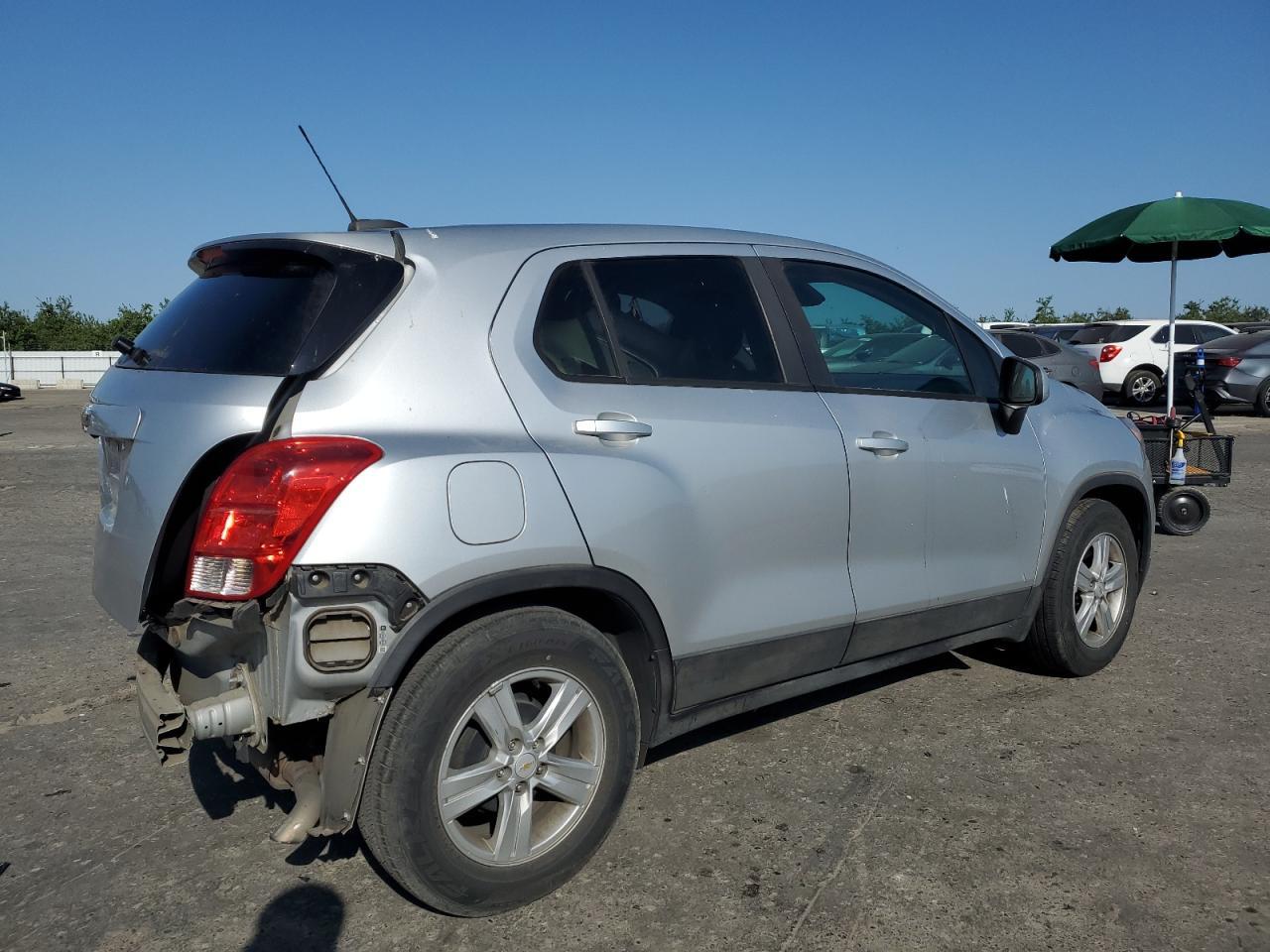 2020 Chevrolet Trax Ls - Image 3