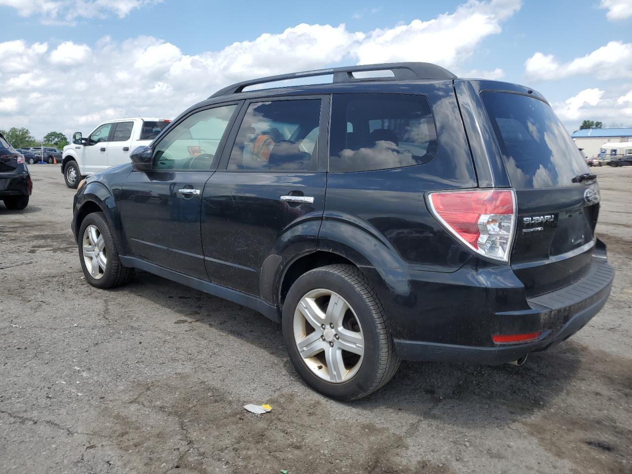 2010 Subaru Forester 2.5X Limited - Фото 2