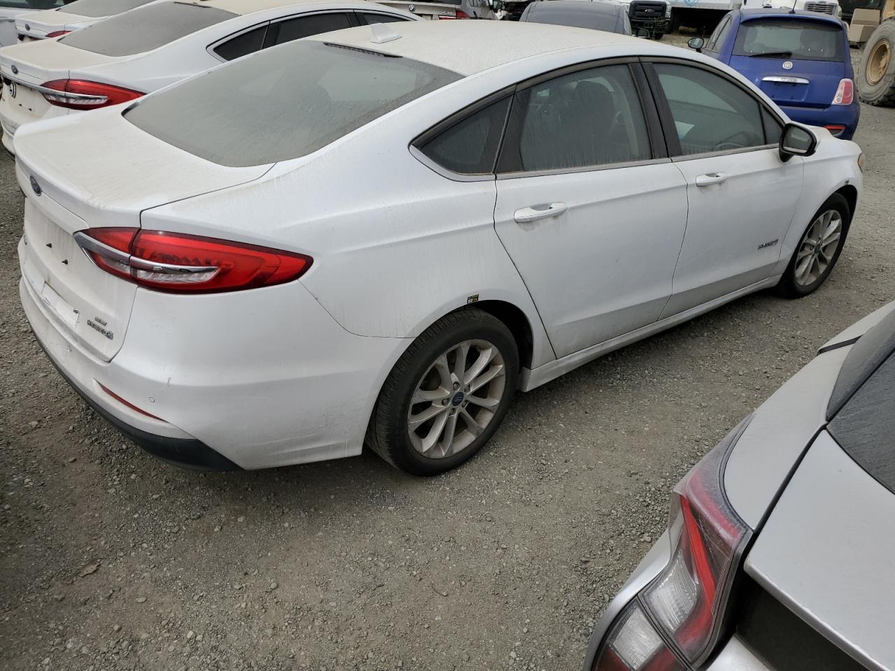 2019 Ford Fusion Se - Фото 3