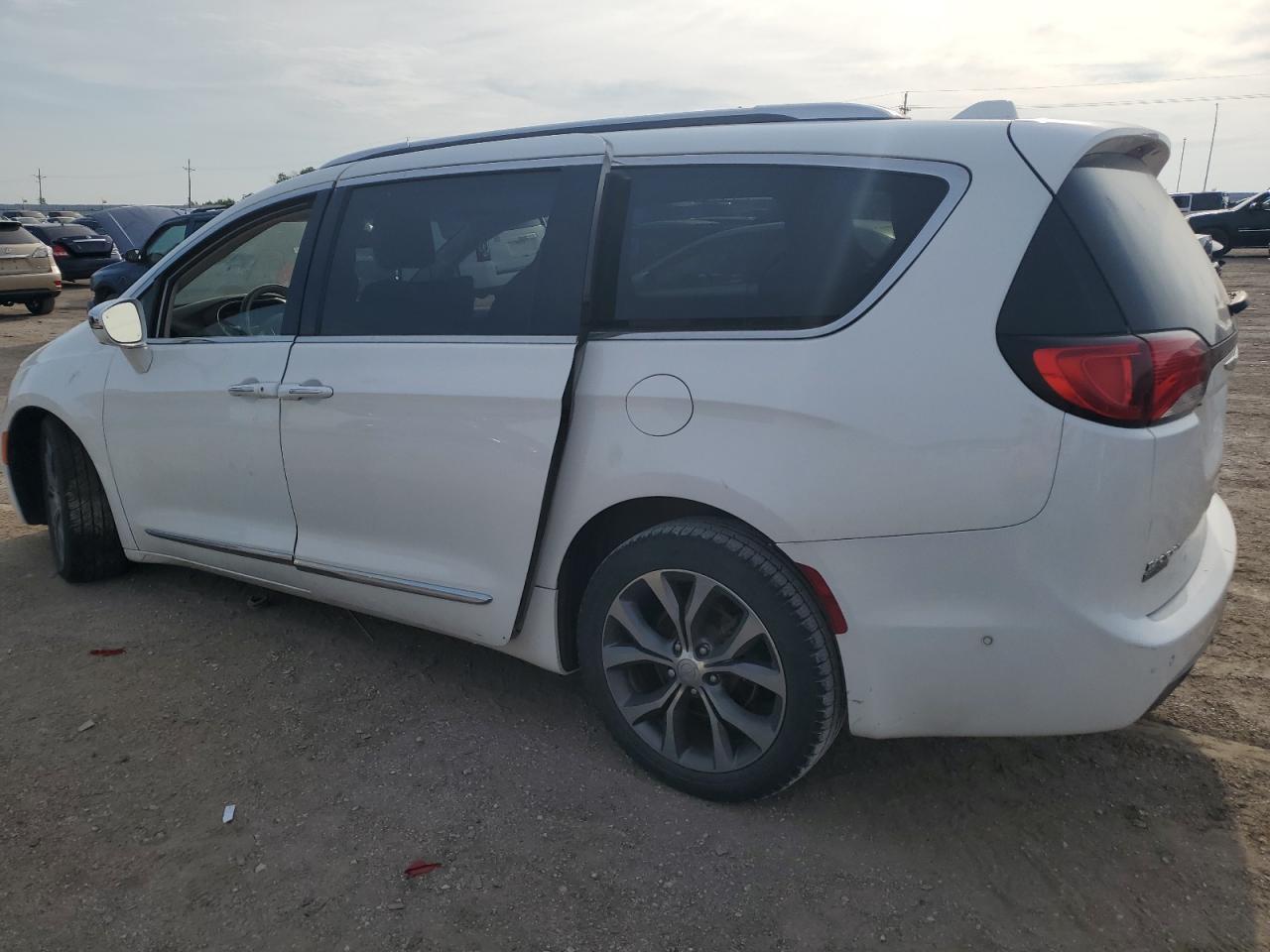 2017 Chrysler Pacifica Limited - Фото 2