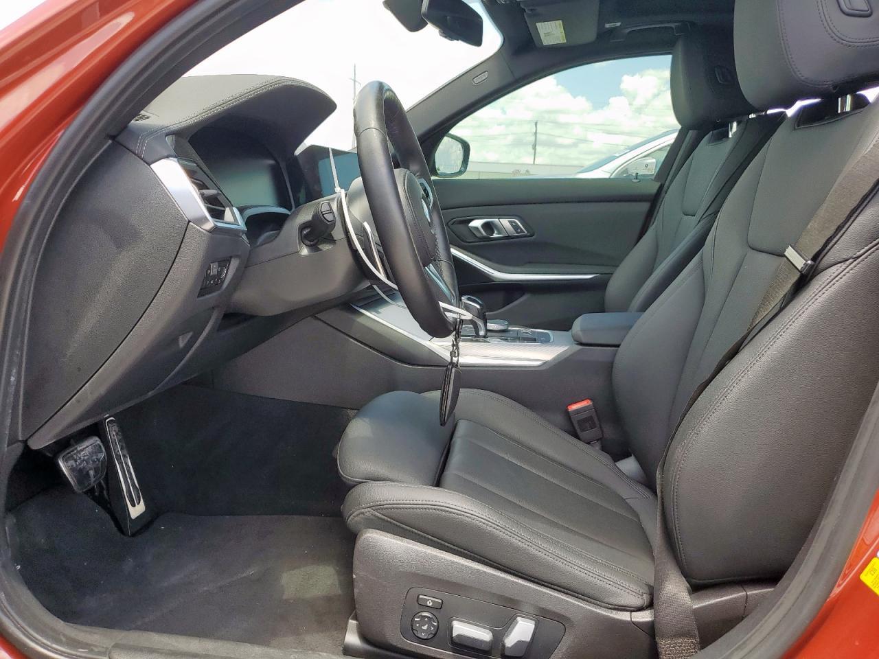 2021 BMW 330I - Фото 7