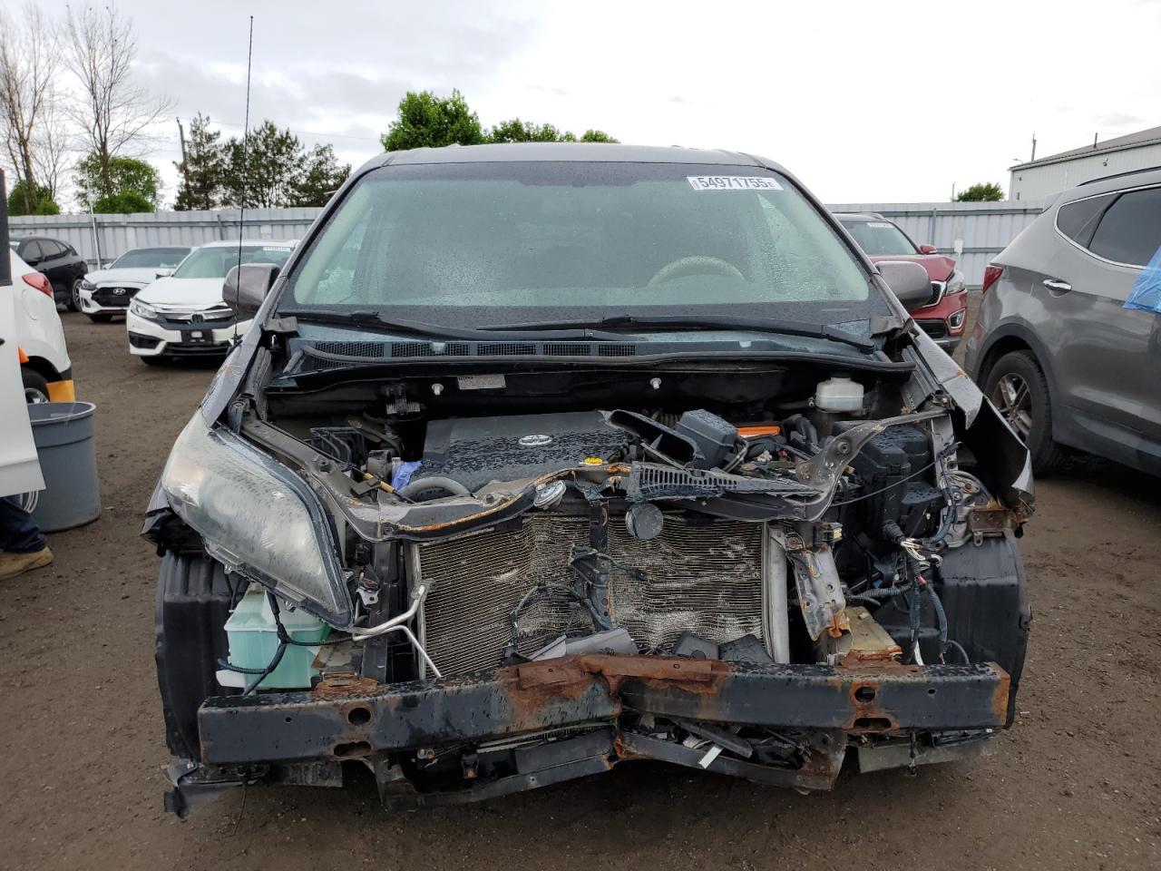 2014 Toyota Sienna Sport - Фото 5