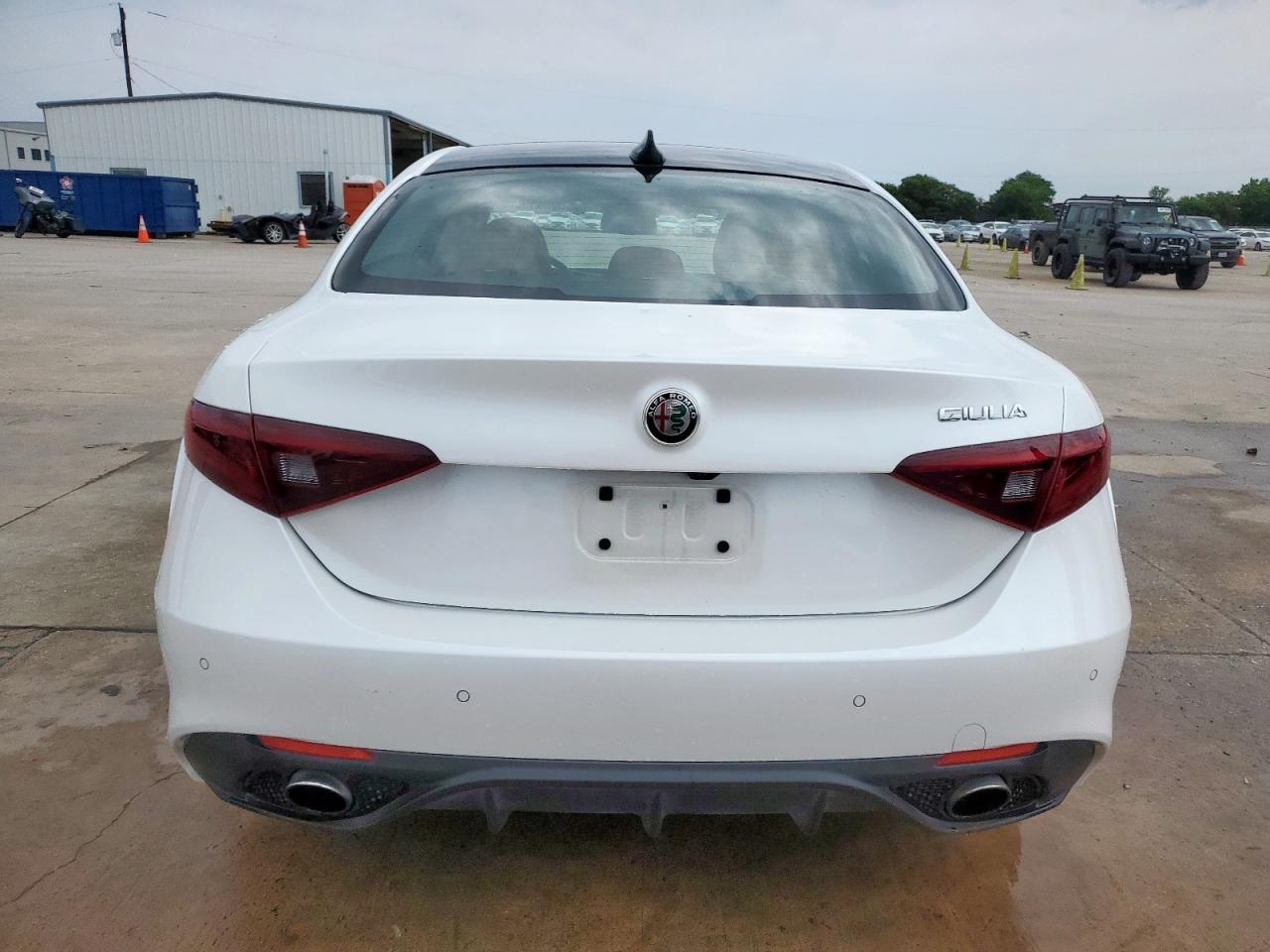 2018 Alfa Romeo Giulia Ti - Фото 6
