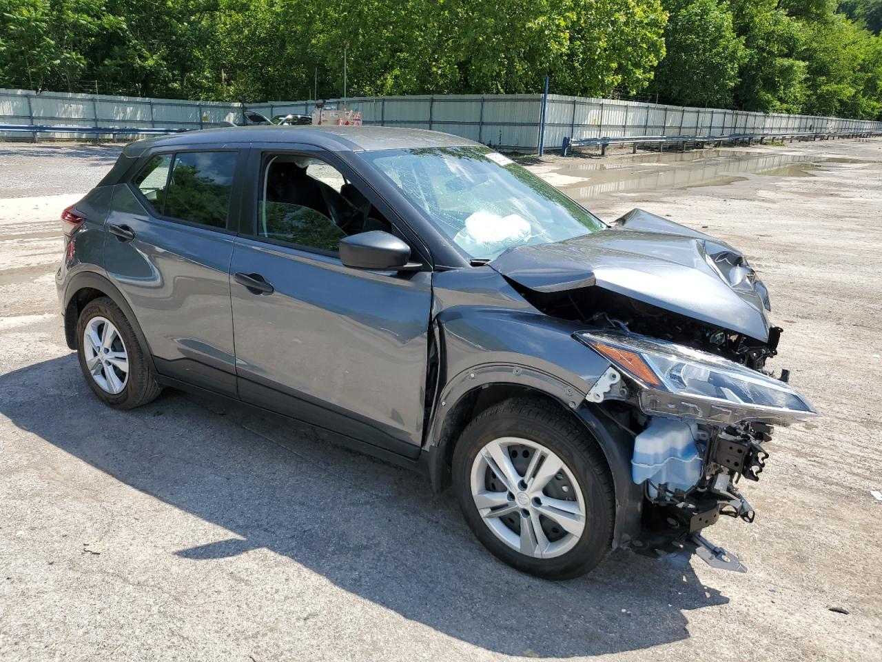 2023 Nissan Kicks S - Image 4