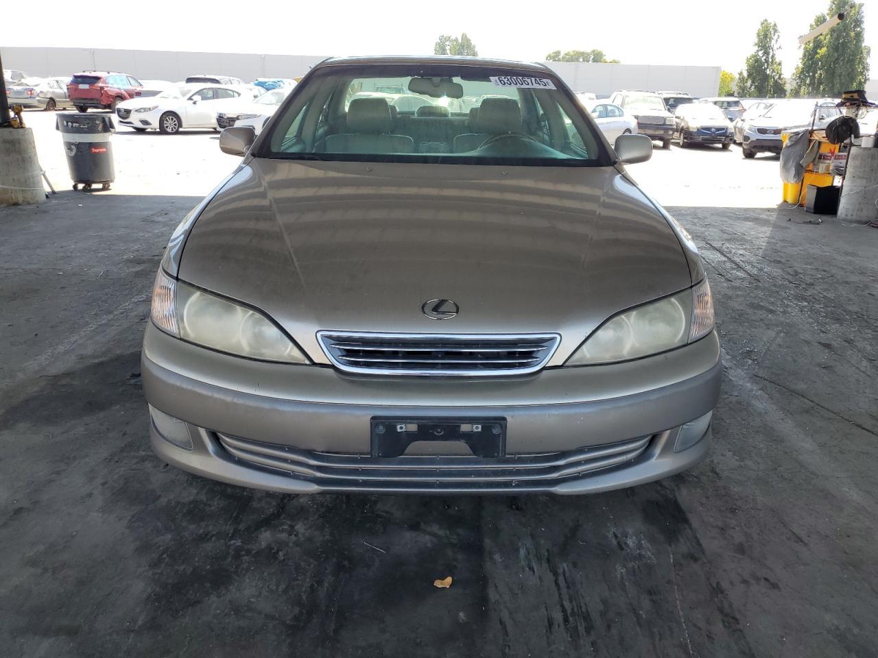 2000 Lexus Es 300 - Image 5
