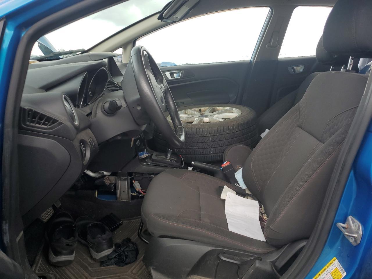 2015 Ford Fiesta Se - Фото 7