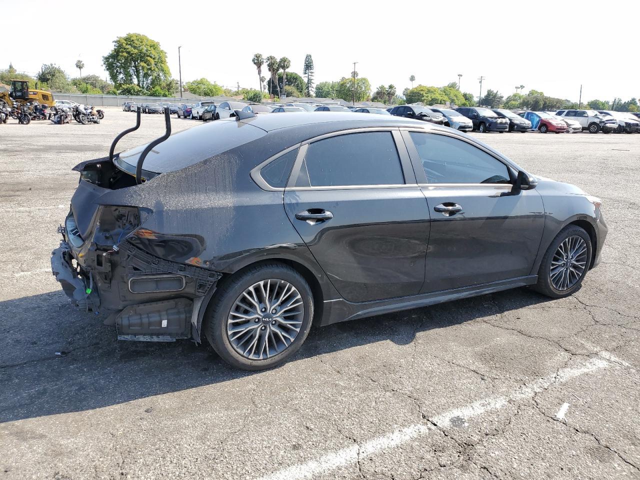 2023 Kia Forte Gt Line - Image 3