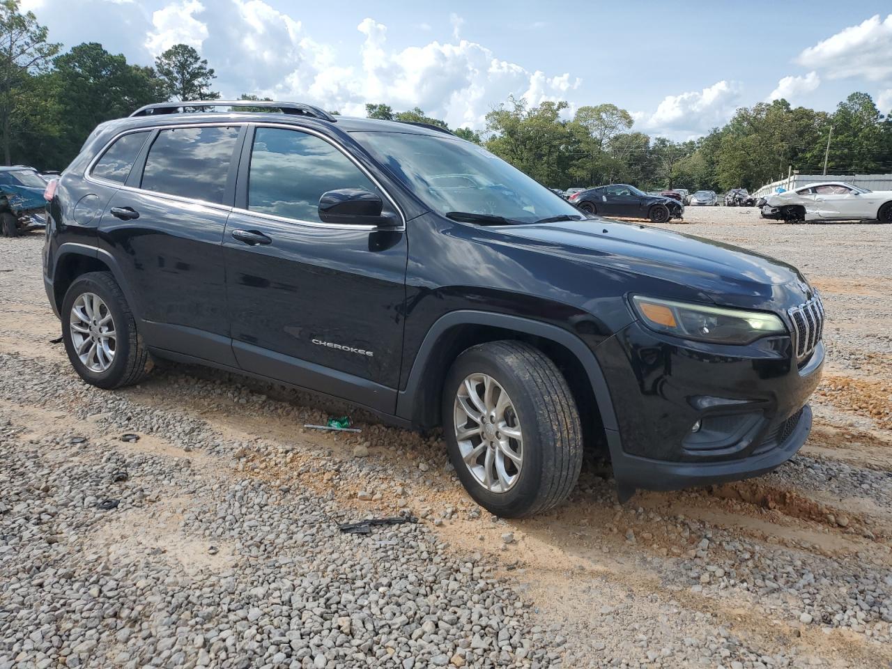 2022 Jeep Cherokee Latitude Lux - Image 4