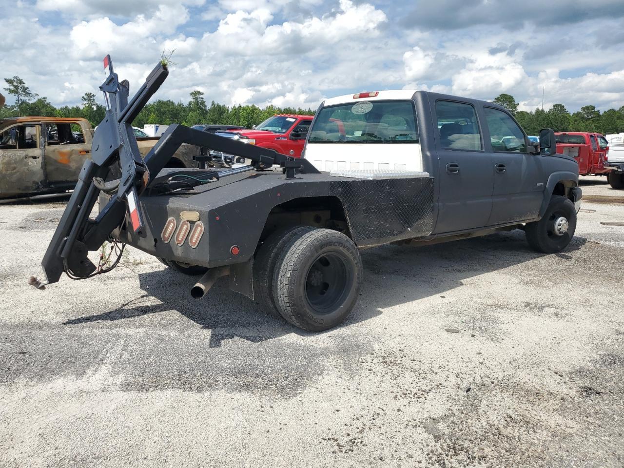 2006 Chevrolet Silverado C3500 - Image 4