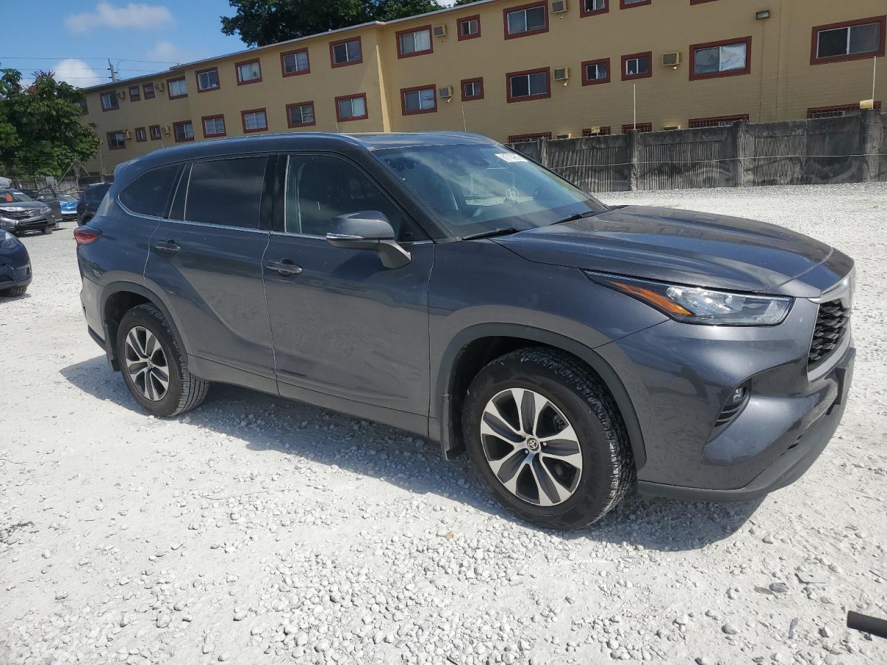 2020 Toyota Highlander Xle - Image 4
