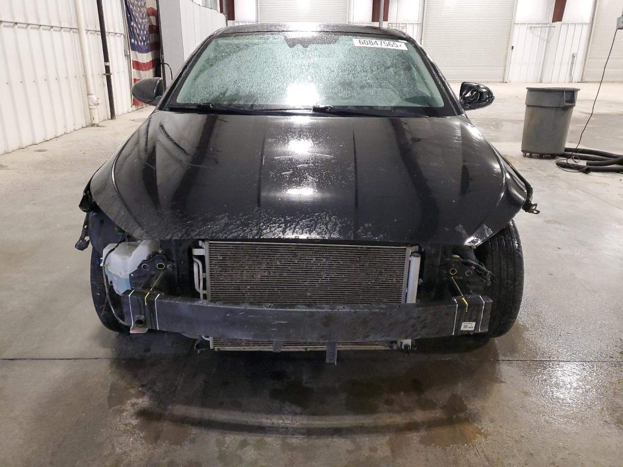 2020 Hyundai Elantra Se - Image 5