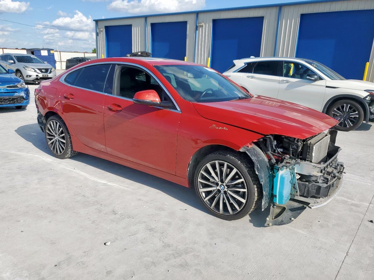 2020 BMW 228Xi - Фото 4