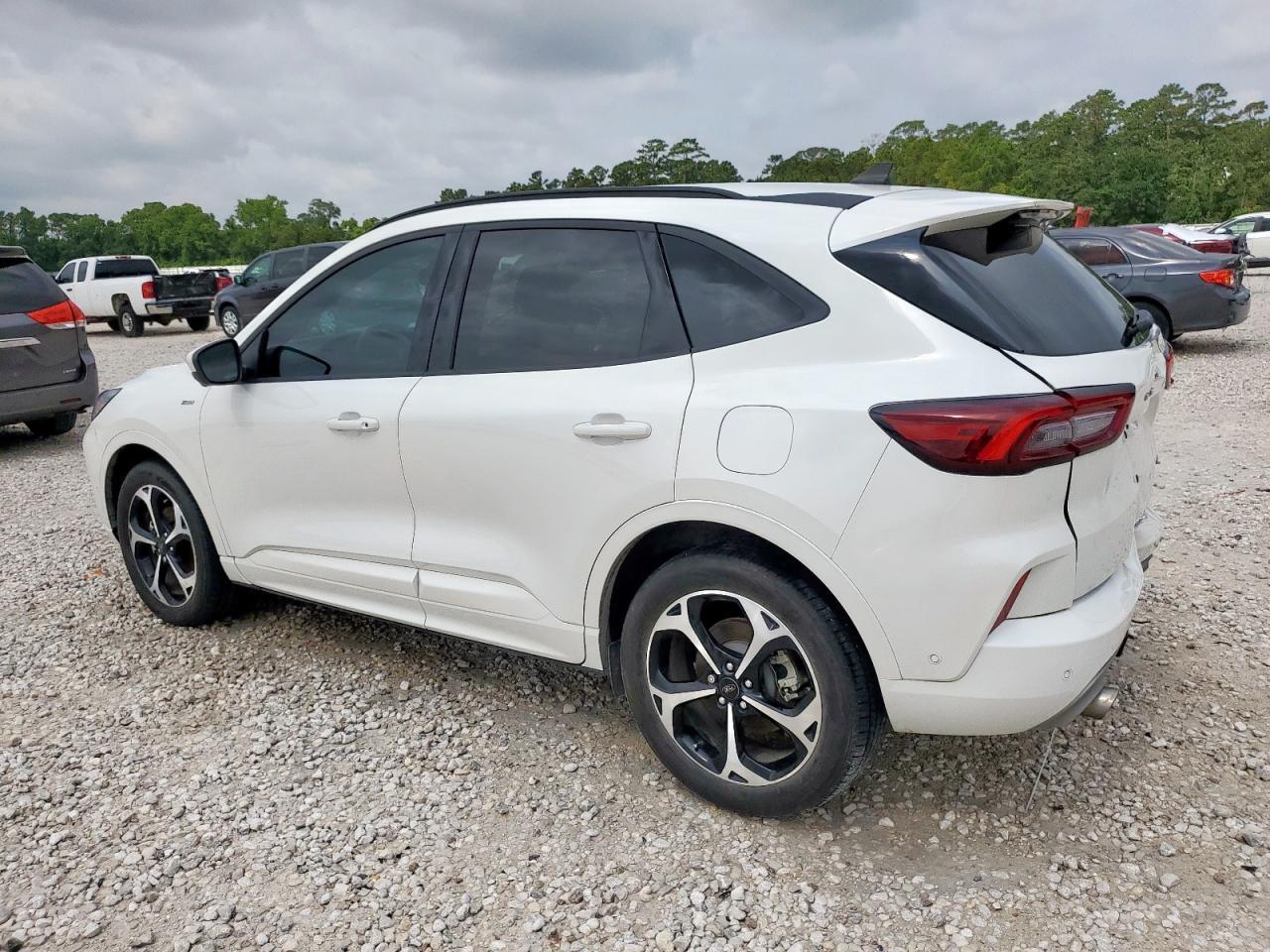 2023 Ford Escape St Line Elite - Фото 2