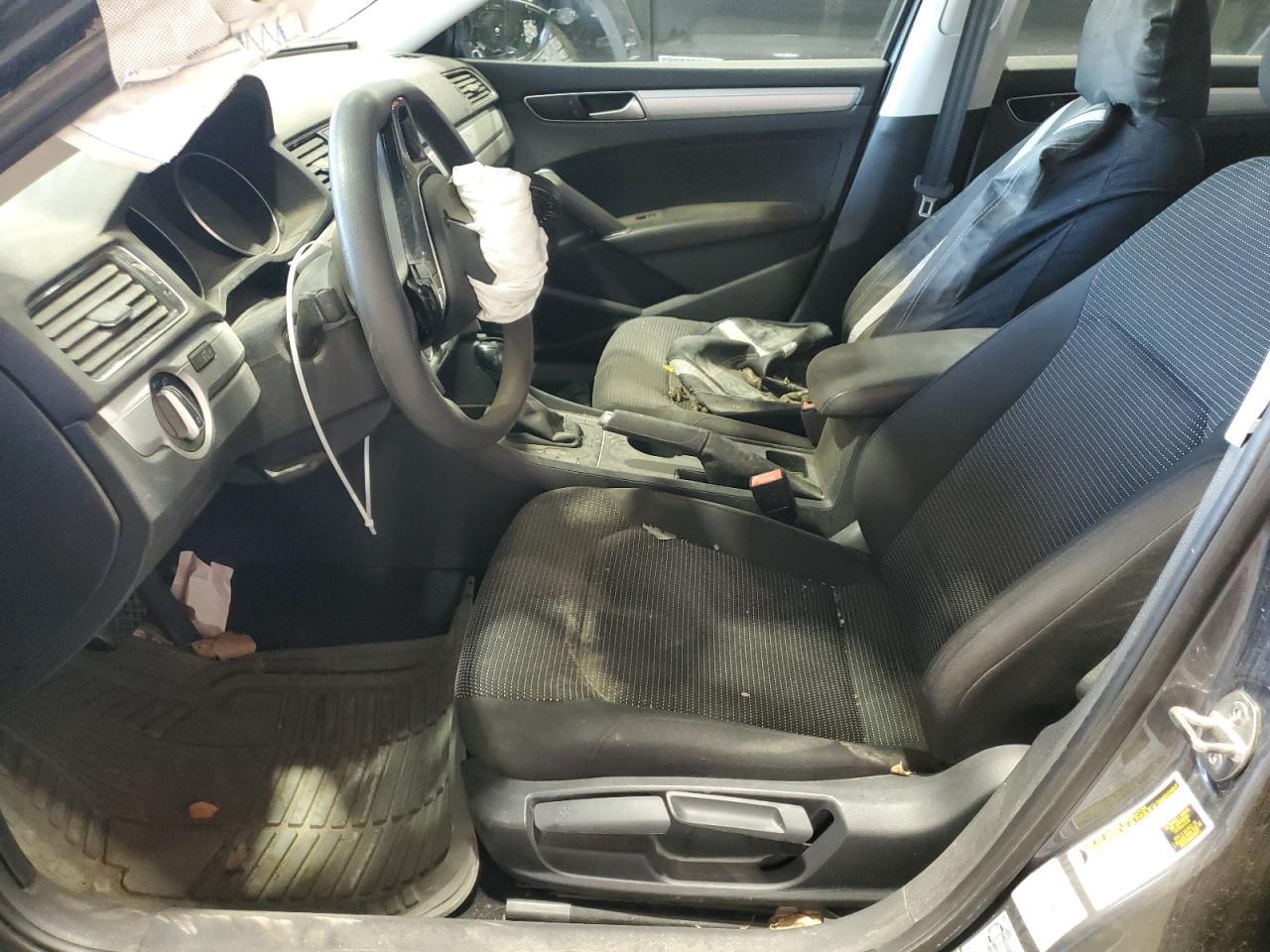 2016 Volkswagen Passat S - Фото 7