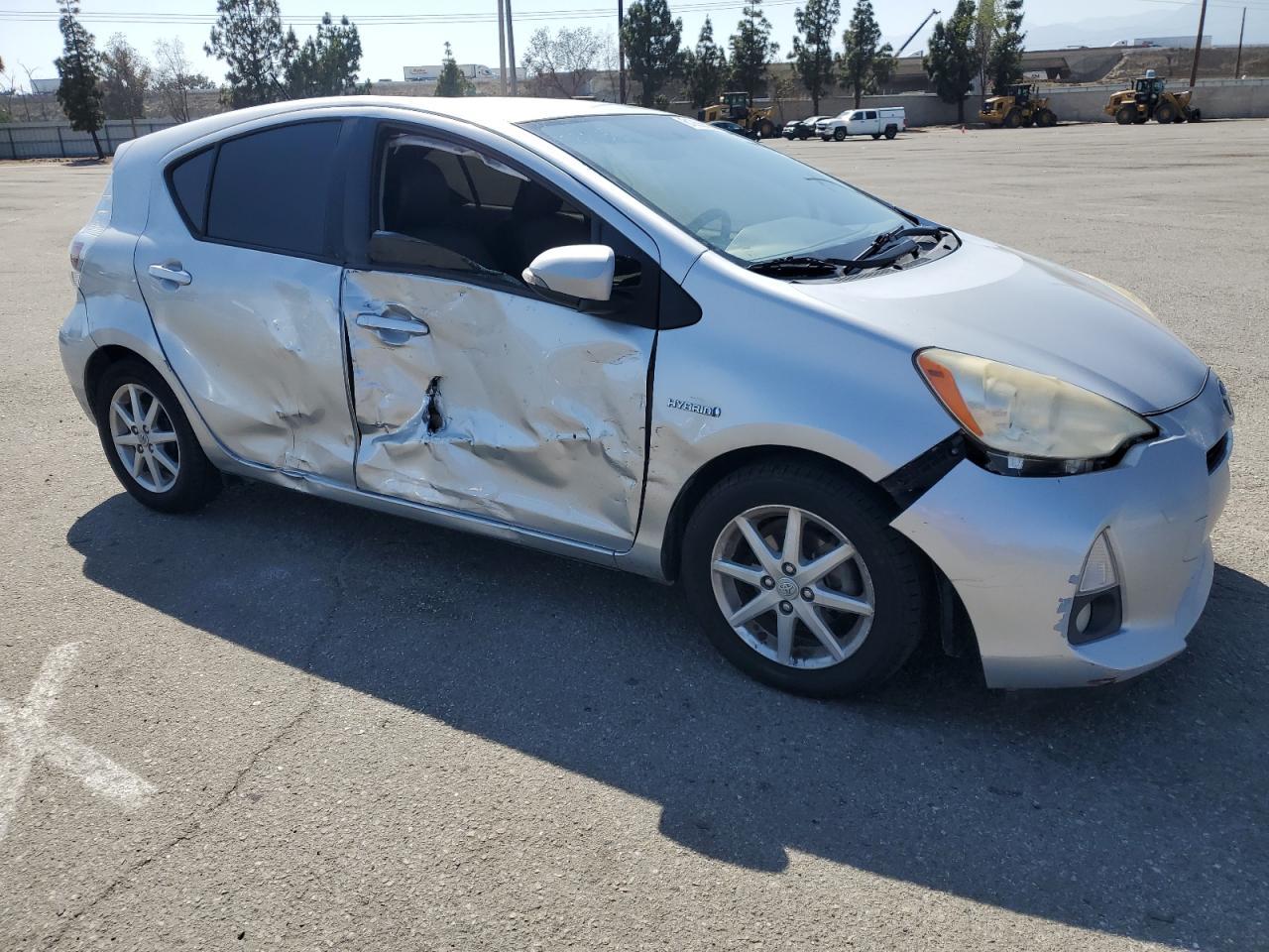 2012 Toyota Prius C - Image 4