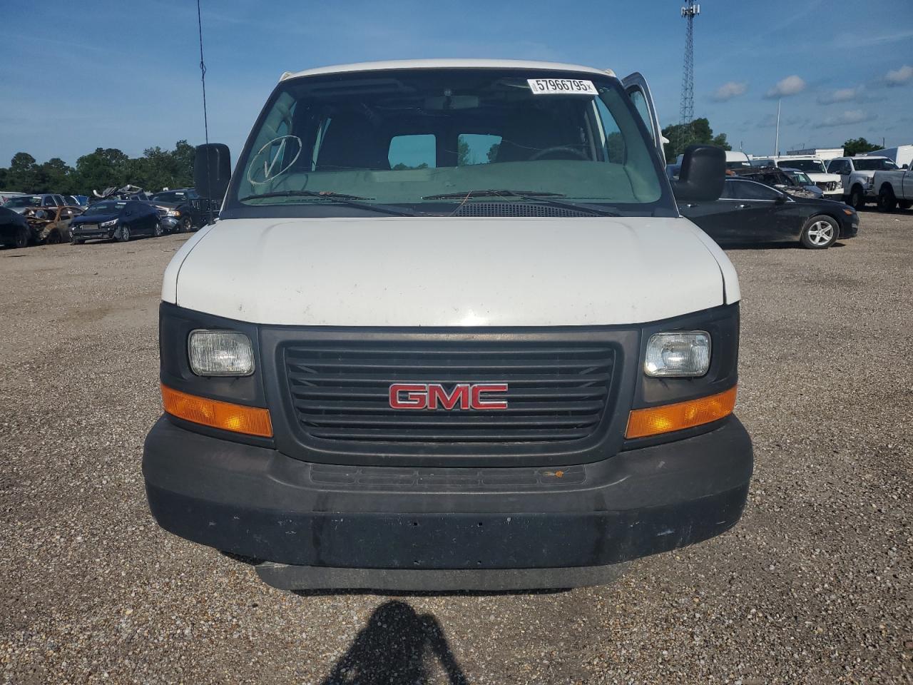 2015 GMC Savana G3500 - Фото 5