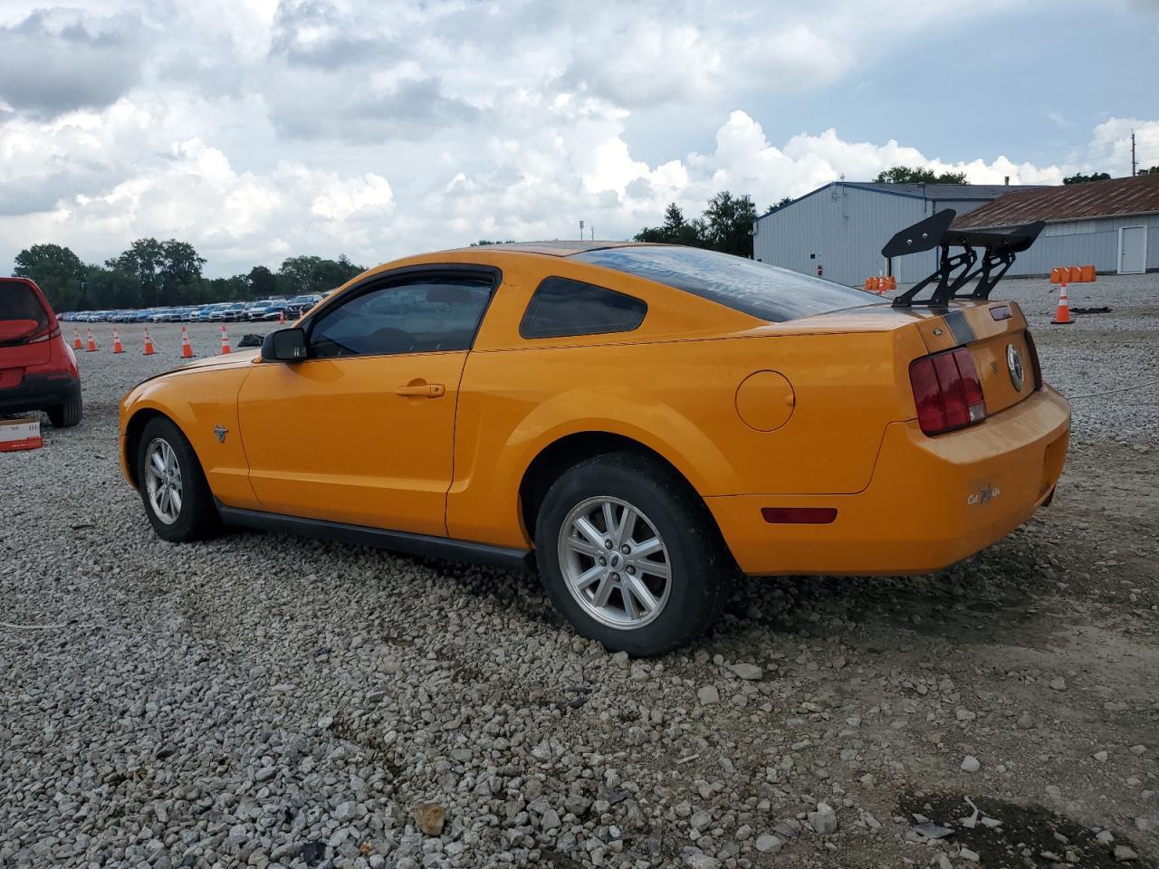 2009 Ford Mustang - Фото 2