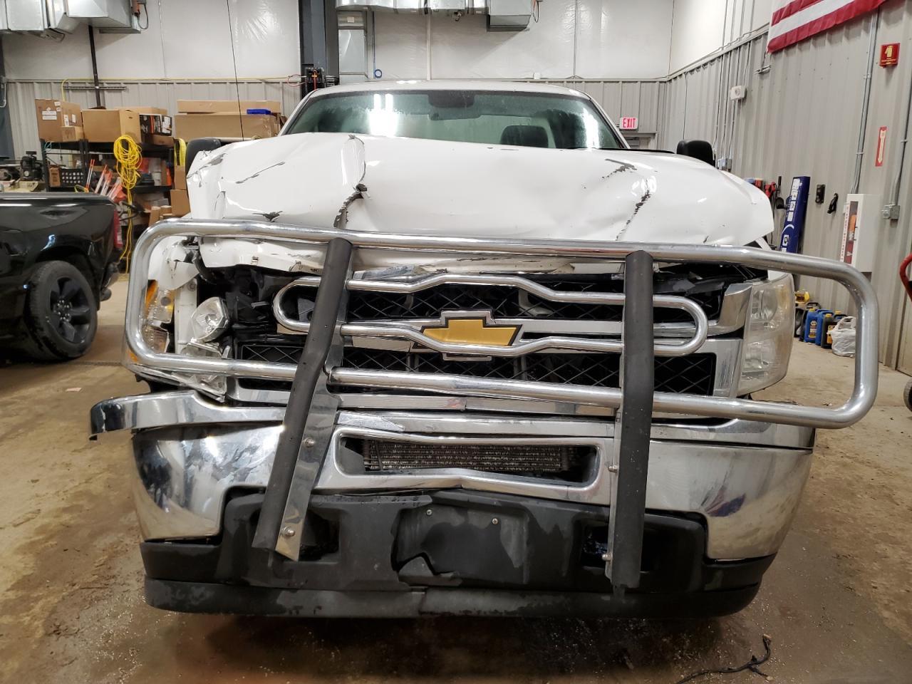 2014 Chevrolet 2500 - Image 5