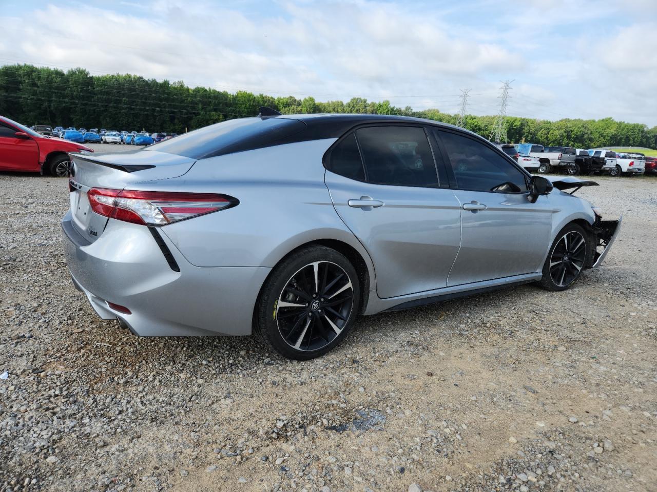 2019 Toyota Camry Xse - Фото 3