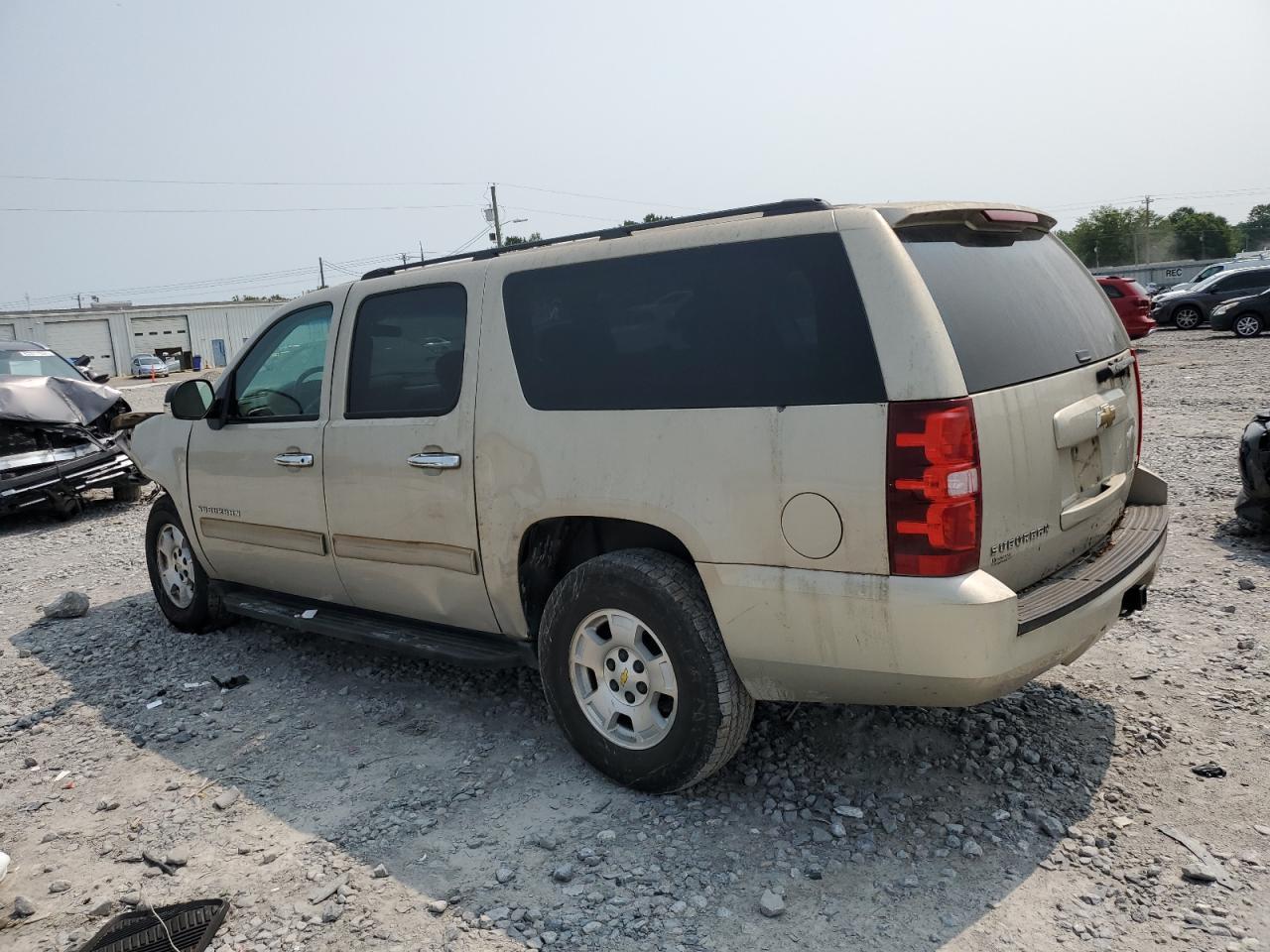 2010 Chevrolet Suburban C1500 Ls - Фото 2