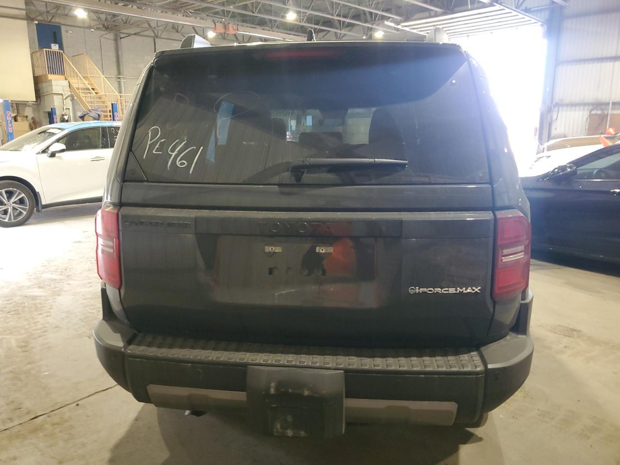 2025 Toyota Land Cruiser Base - Фото 6