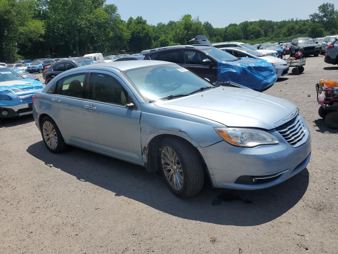 2012 Chrysler 200 Limited - Image 4