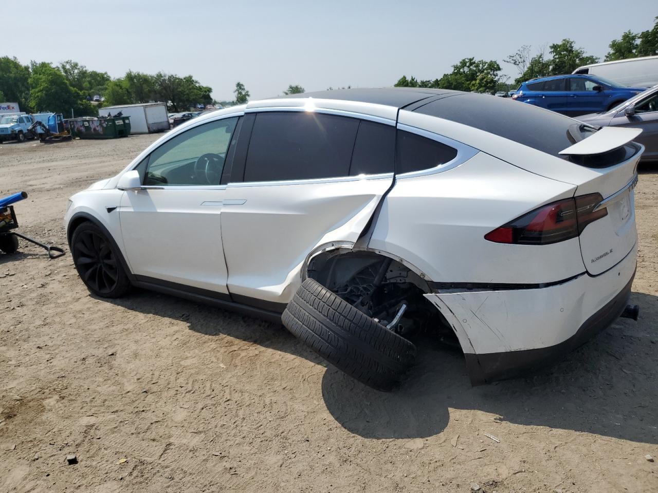 2017 Tesla Model X - Фото 2