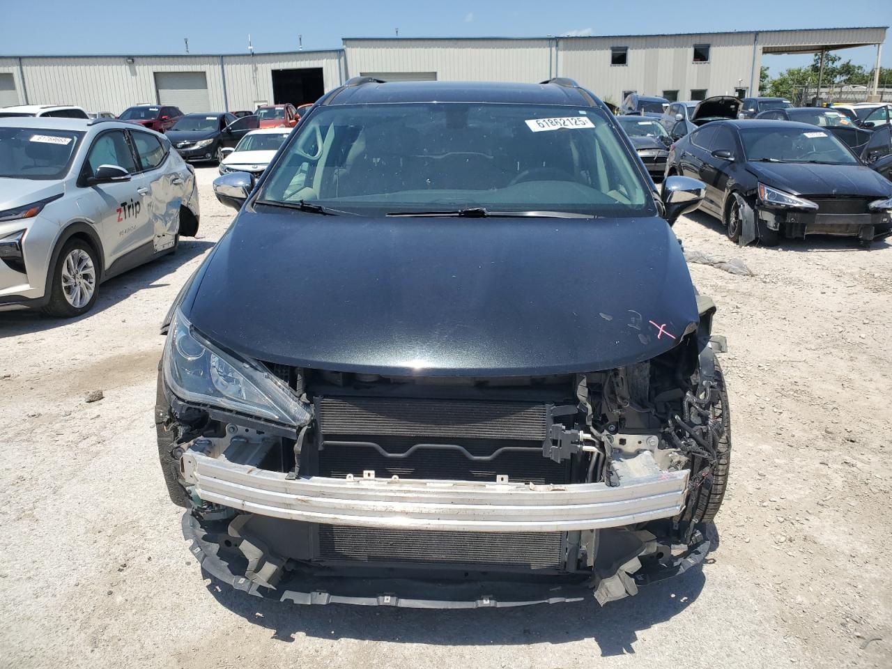 2018 Chrysler Pacifica Limited - Image 5