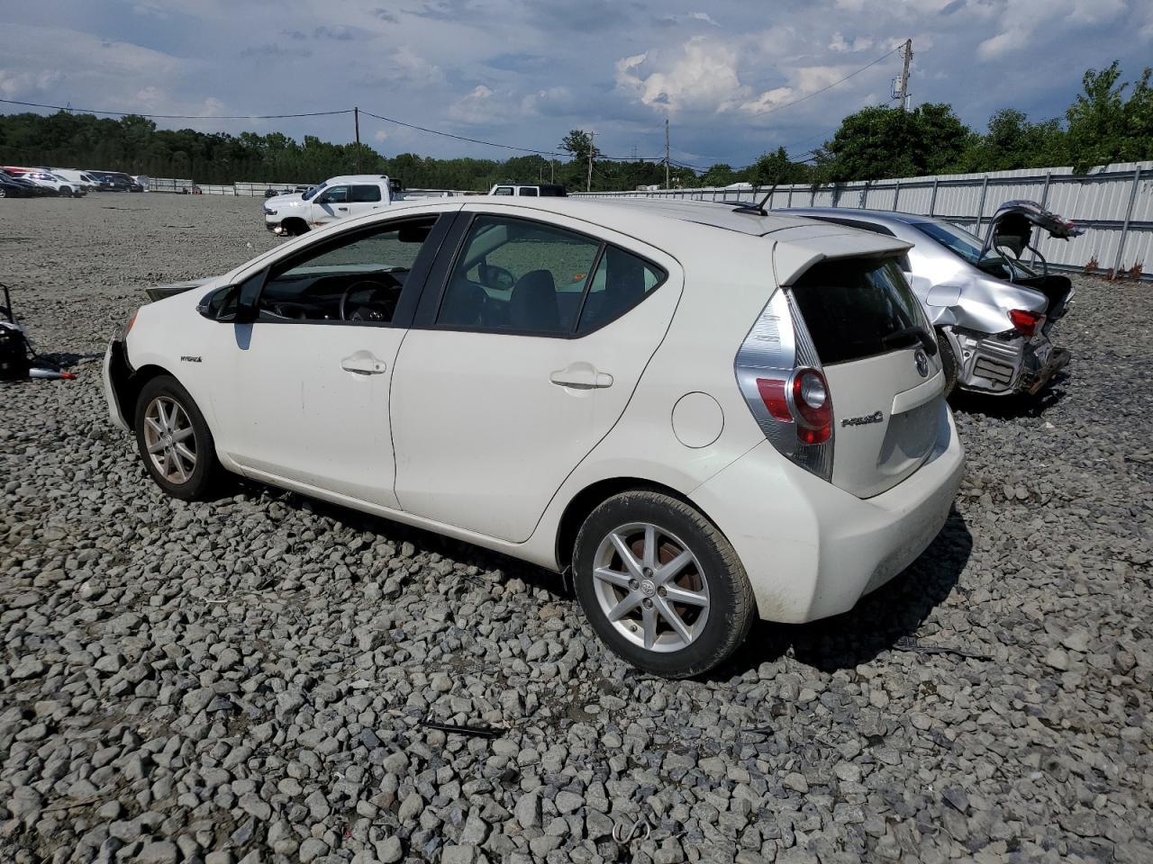 2014 Toyota Prius C - Фото 2