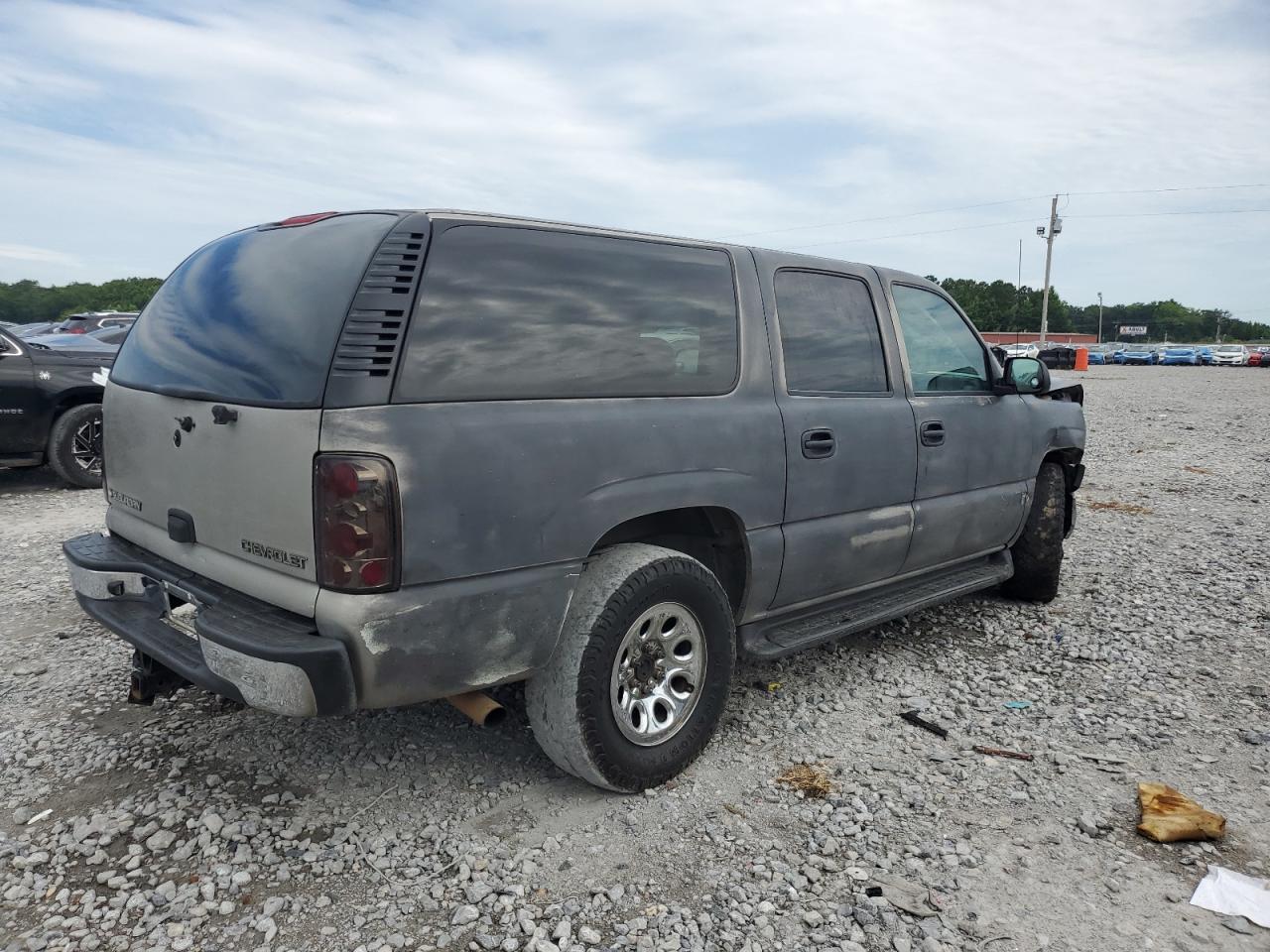 2002 Chevrolet Suburban - Image 3