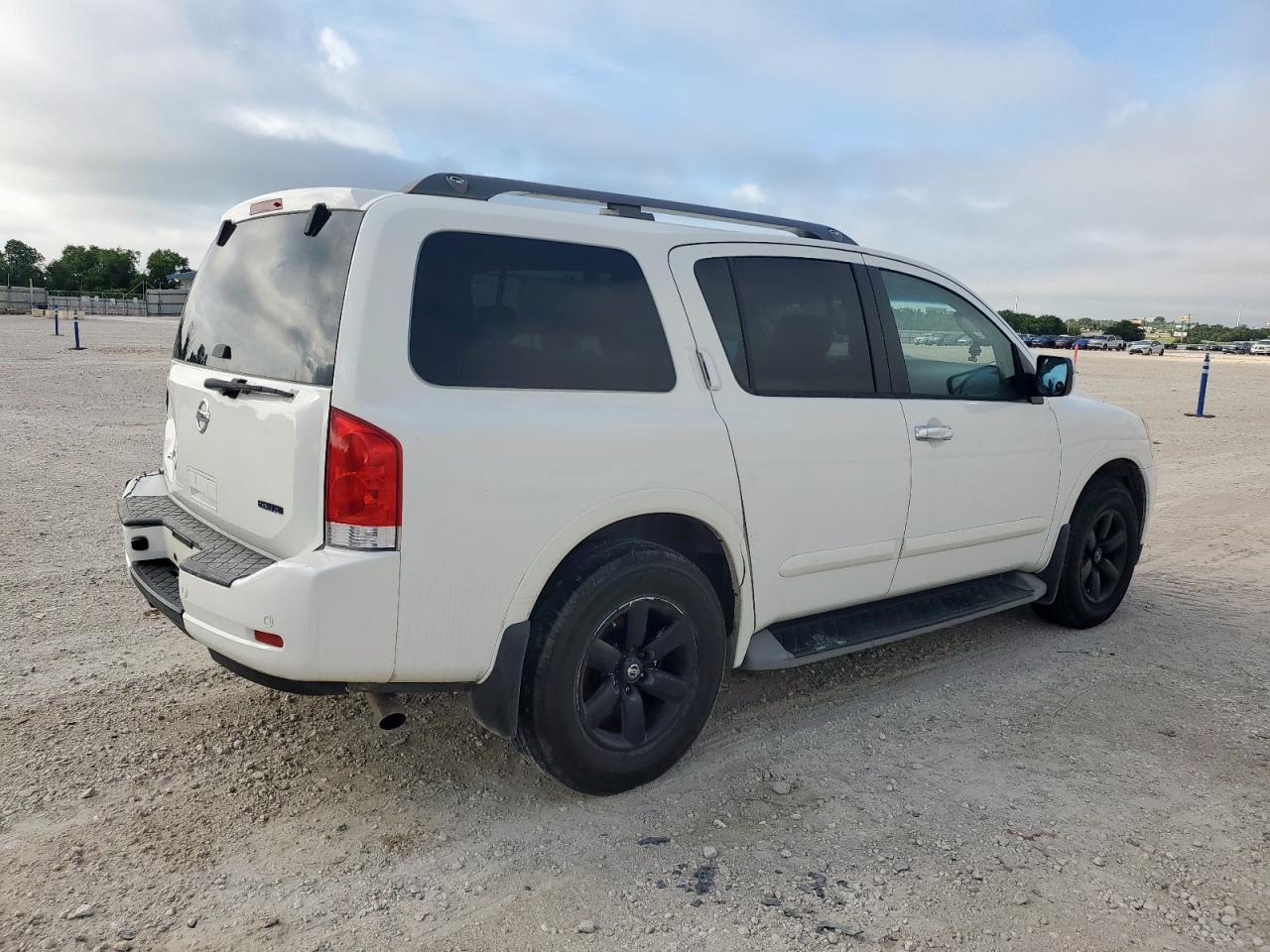 2011 Nissan Armada Sv - Image 3
