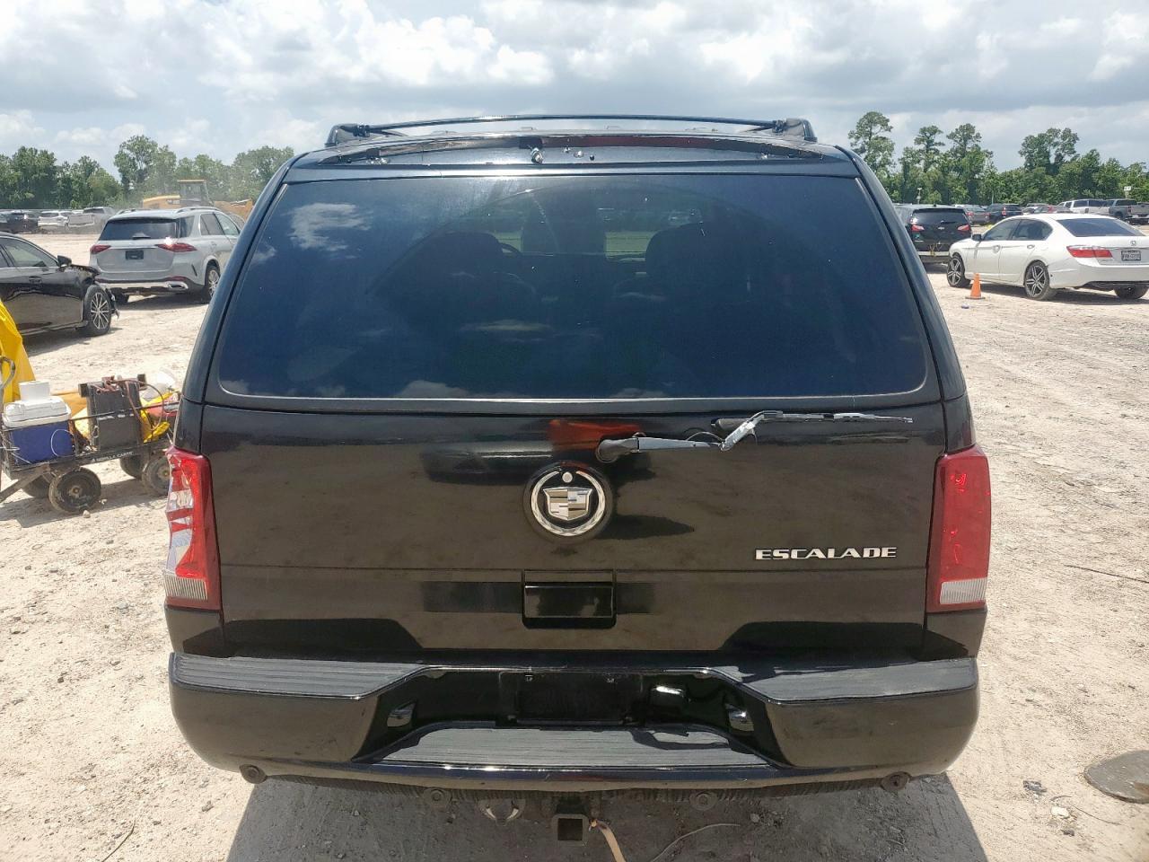 2004 Cadillac Escalade Luxury - Image 6