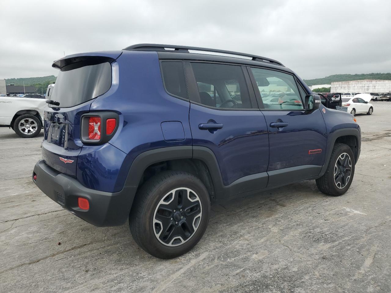 2016 Jeep Renegade Trailhawk - Фото 3