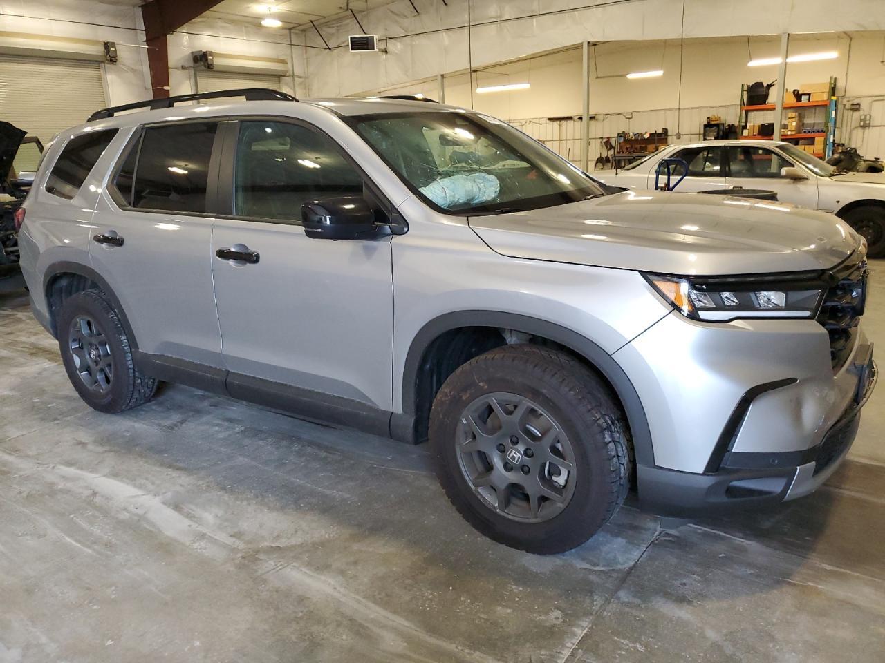2025 Honda Pilot Trailsport - Image 4