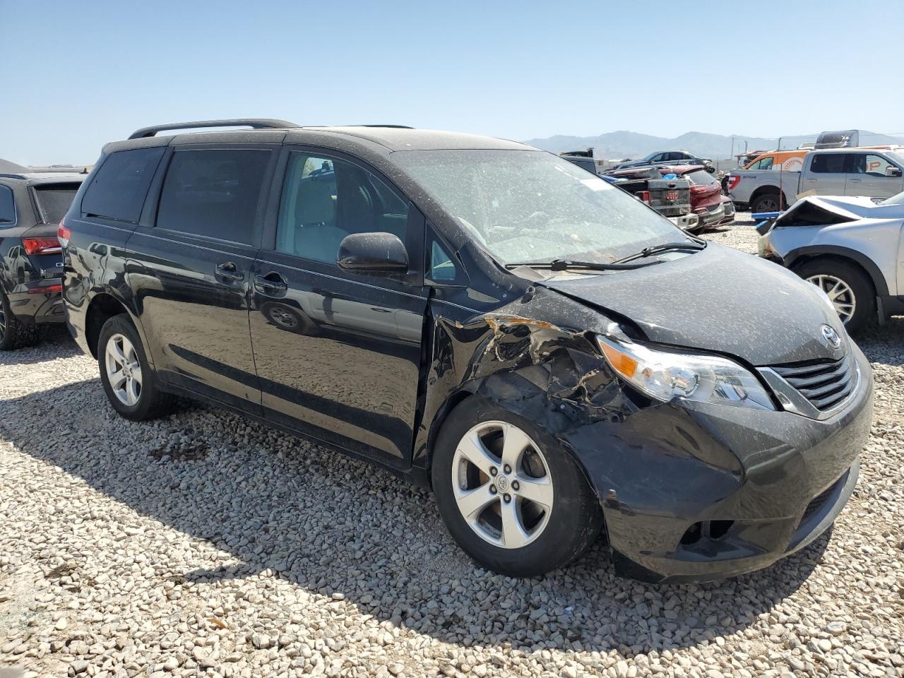 2013 Toyota Sienna Le - Image 4