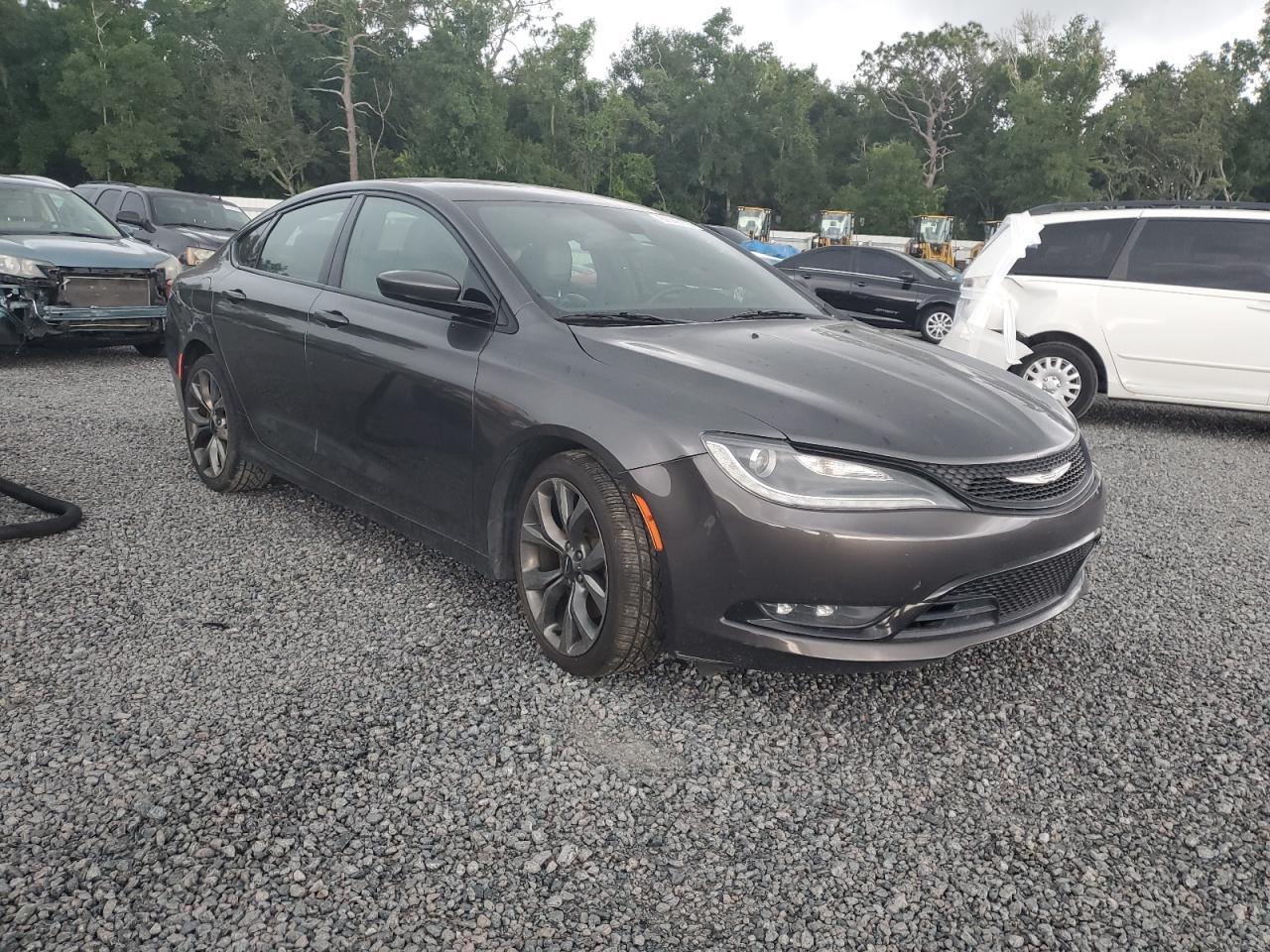 2016 Chrysler 200 S - Image 4