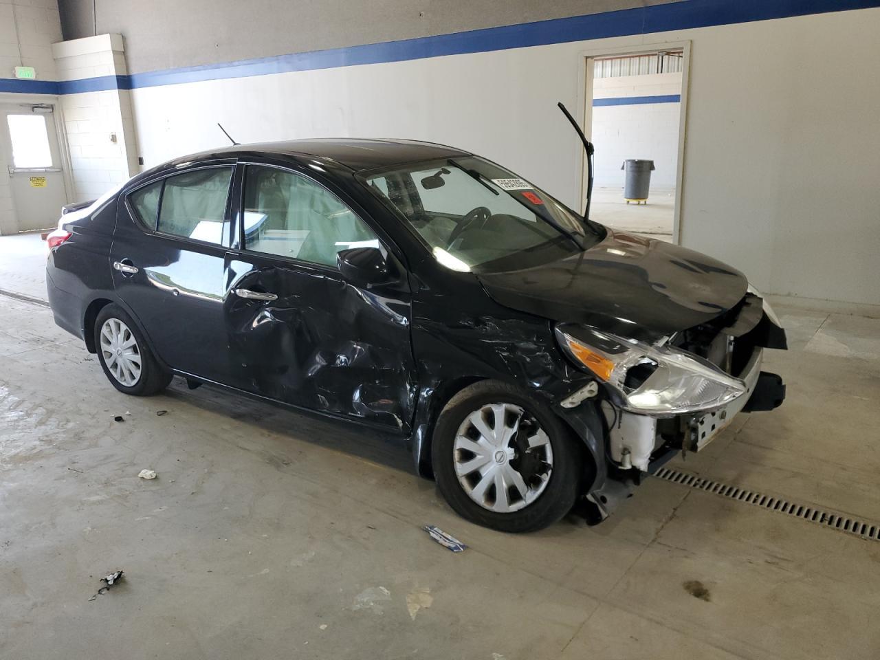 2019 Nissan Versa S - Image 4