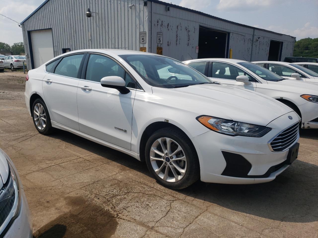 2019 Ford Fusion Se - Image 4