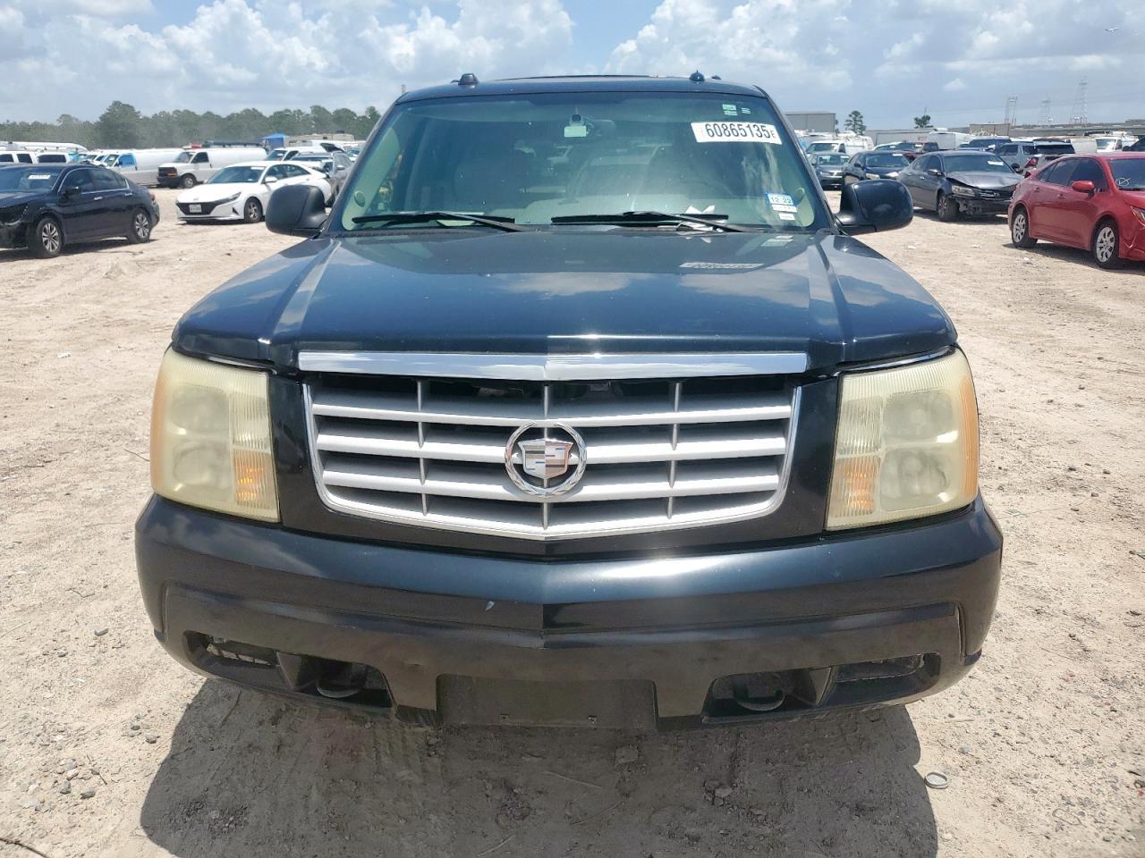 2004 Cadillac Escalade Luxury - Image 5