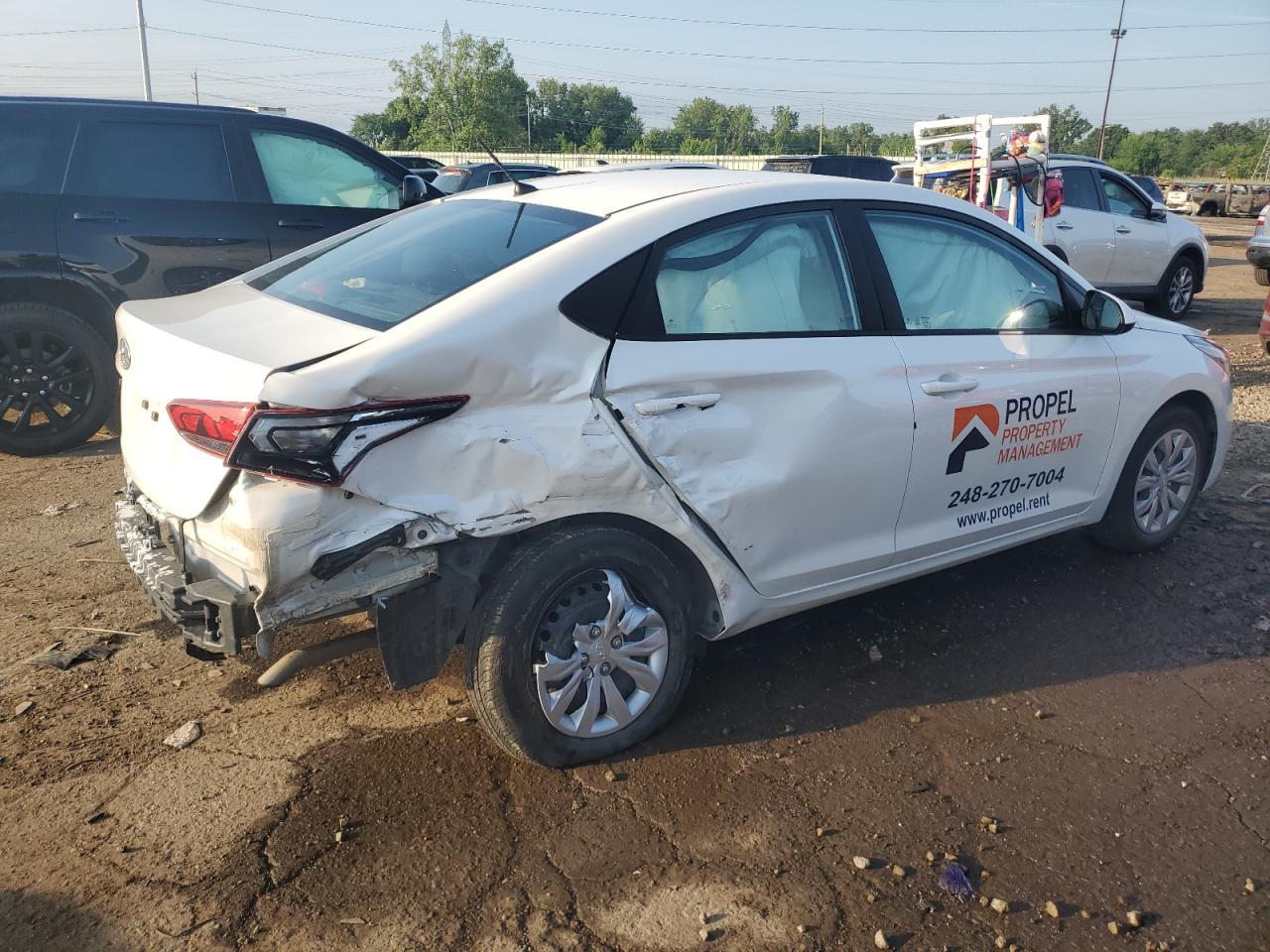 2022 Hyundai Accent Se - Фото 3