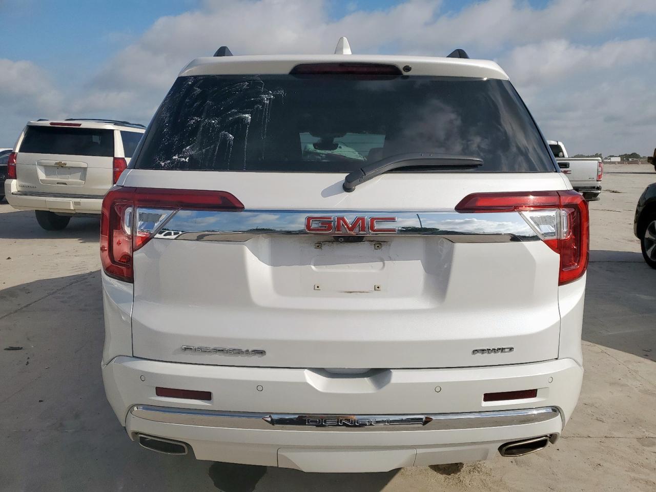 2023 GMC Acadia Denali - Image 6