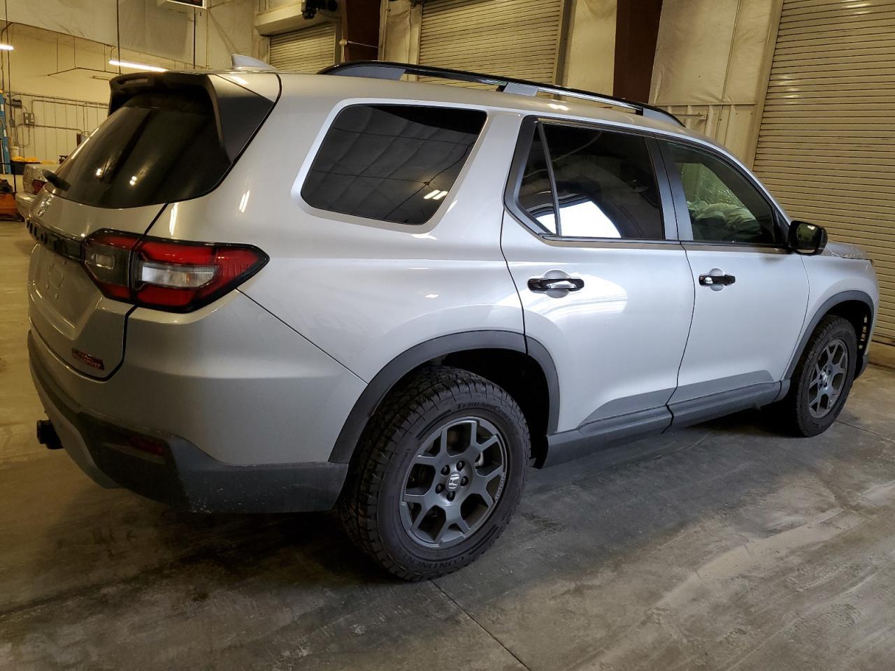 2025 Honda Pilot Trailsport - Image 3