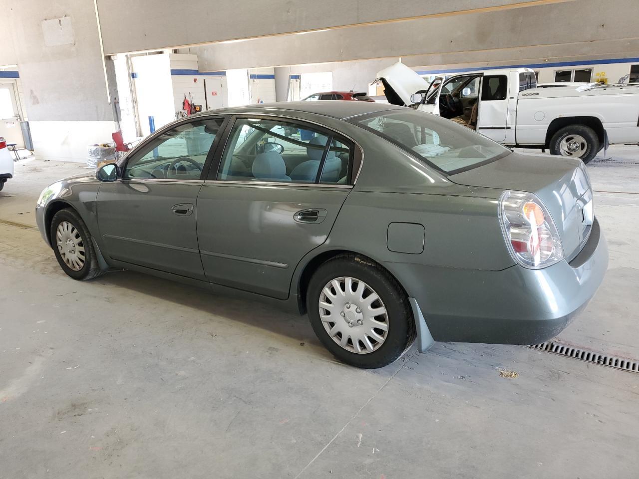 2003 Nissan Altima Base - Фото 2