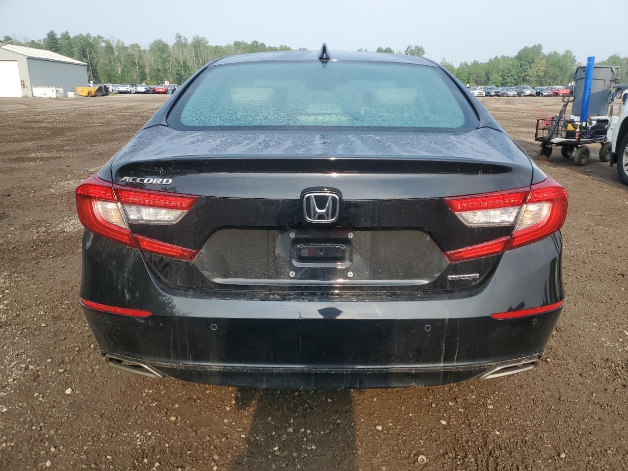 2018 Honda Accord Touring - Image 6