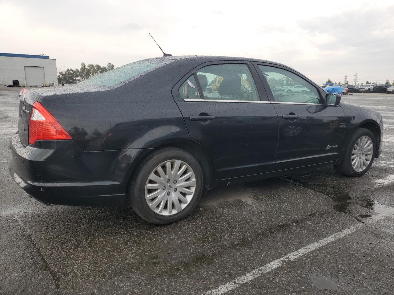 2010 Ford Fusion Hybrid - Image 3