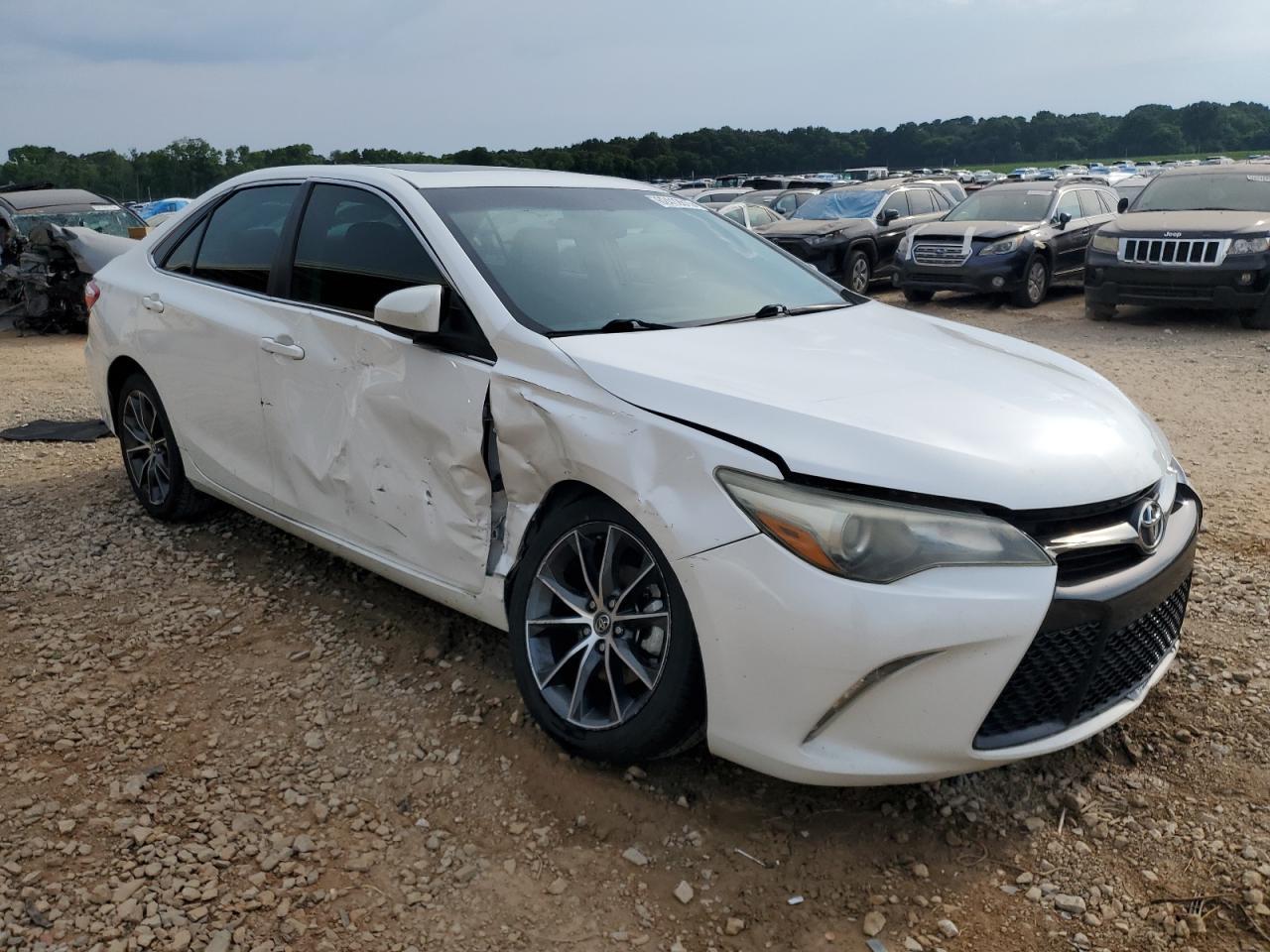 2015 Toyota Camry Le - Фото 4